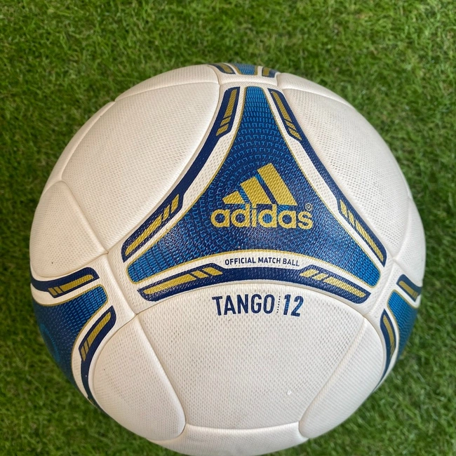 cover image of the auction item