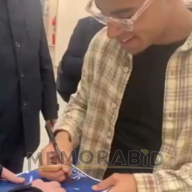 cover image of the auction item