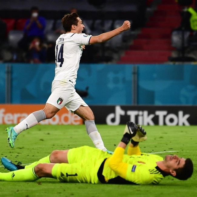 cover image of the auction item