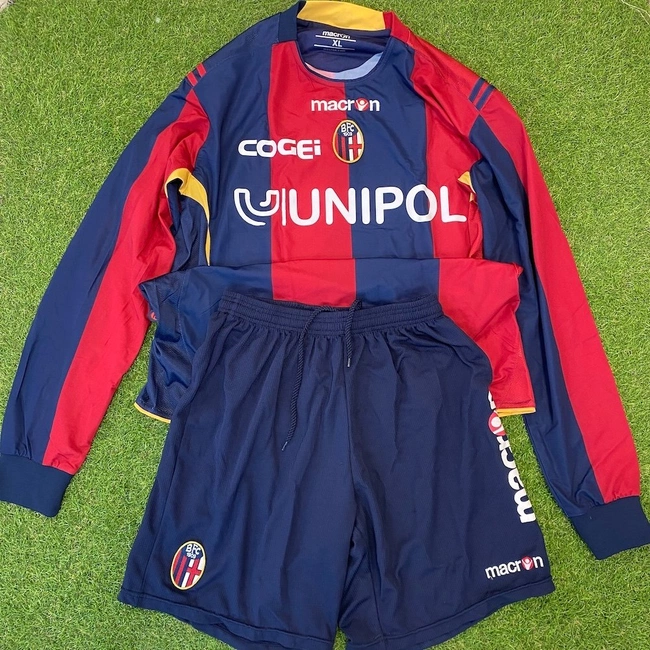 cover image of the auction item