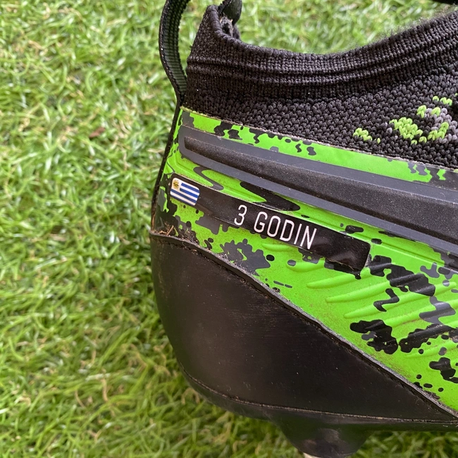 cover image of the auction item