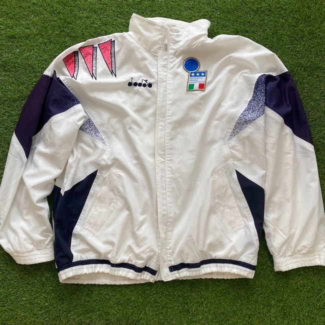 cover image of the auction item