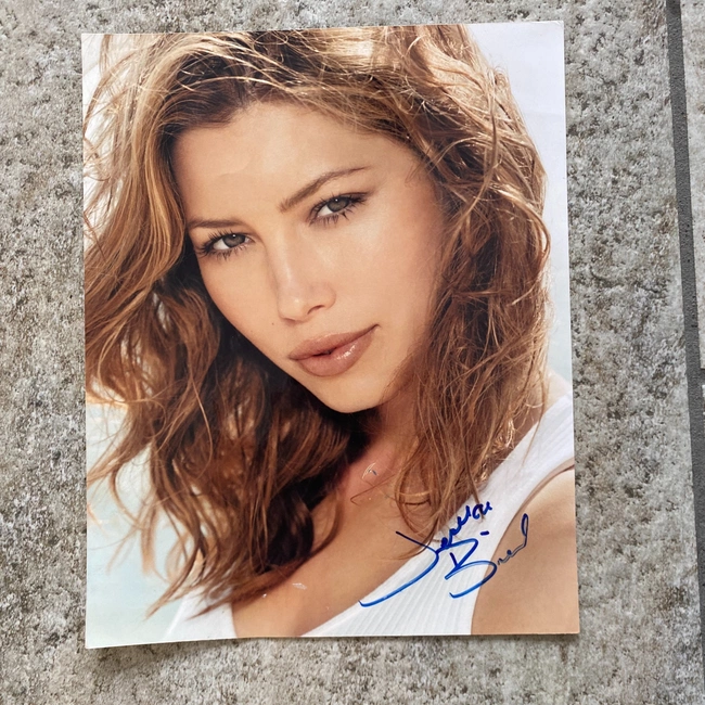 cover image of the auction item