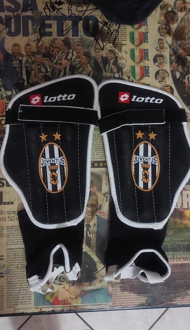 cover image of the auction item