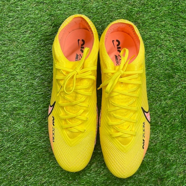 cover image of the auction item