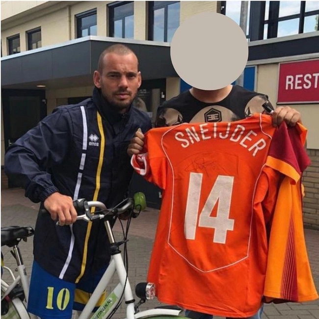 cover image of the auction item