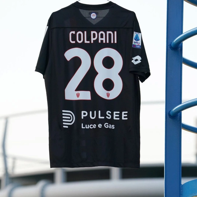 cover image of the auction item