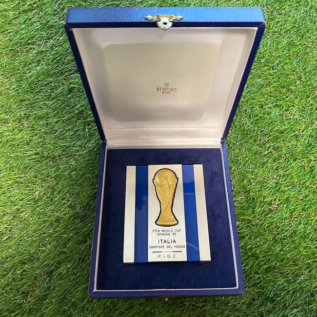 cover image of the auction item