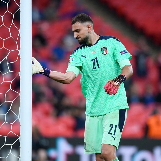 cover image of the auction item