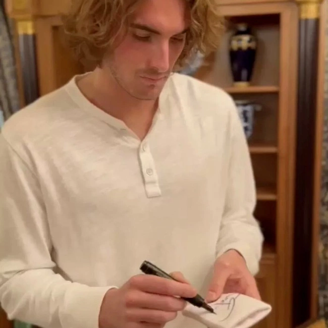 cover image of the auction item